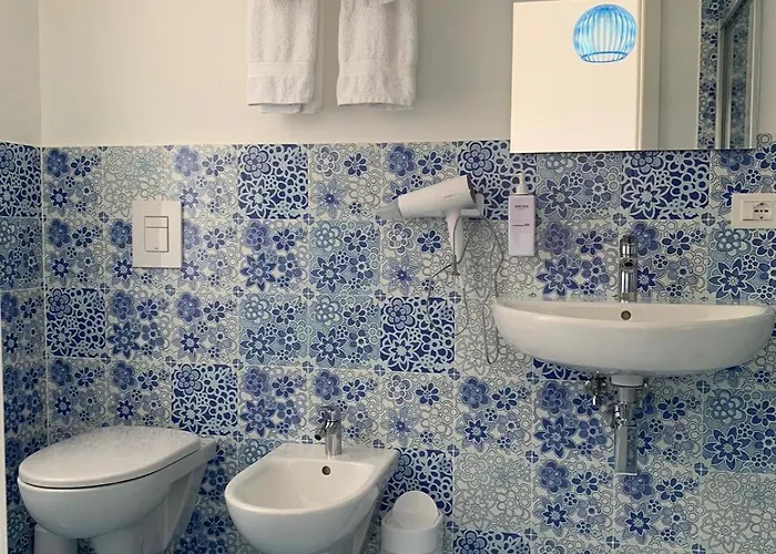 La Finestra Sul Mare 招待所 3*